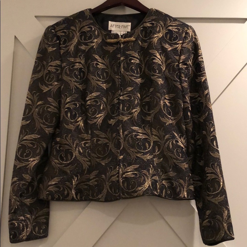 Beautiful Formal Patterned Blazer - image 1